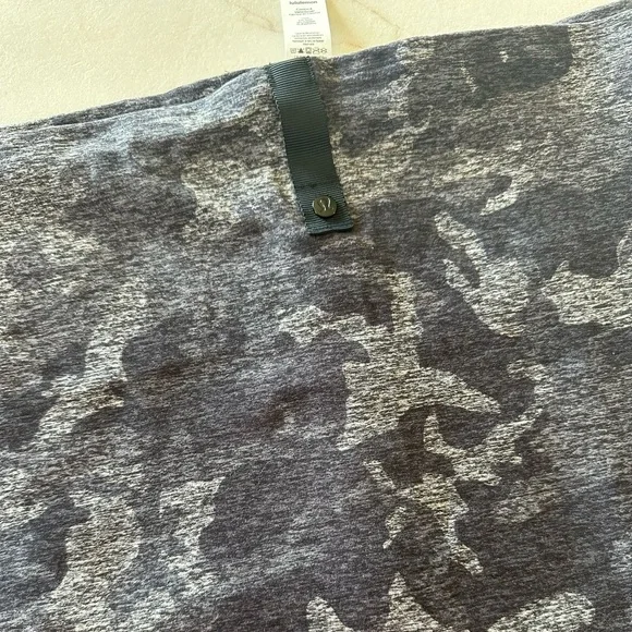 NWOT Lululemon Vinyasa Scarf Rulu Incognito Camo HTR Black - Picture 3 of 5